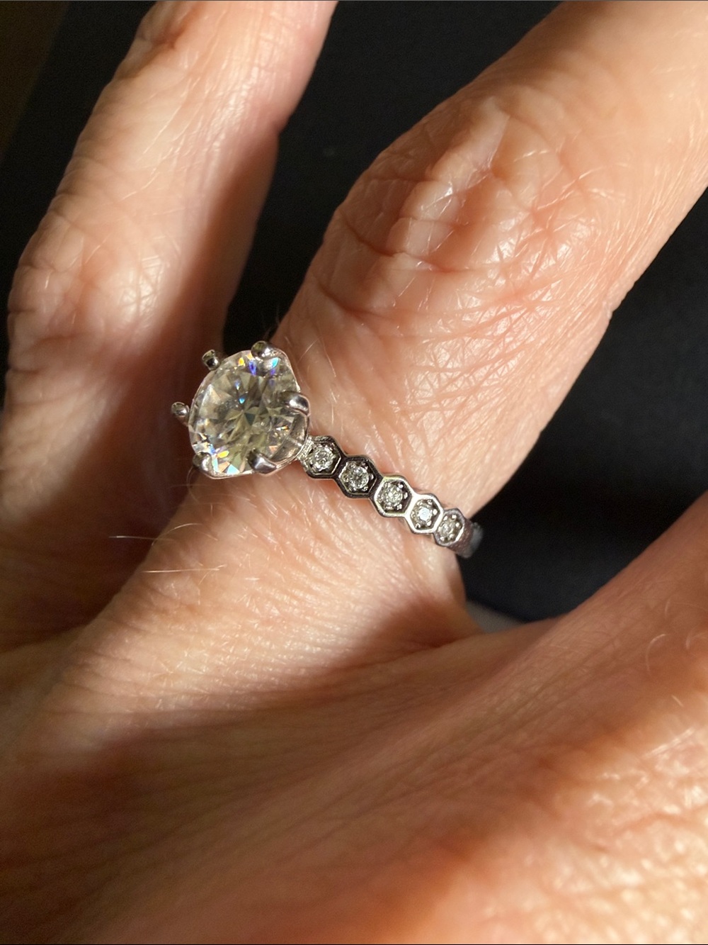 Sterling solitaire Moissanite ring size 5.5 honeycomb band